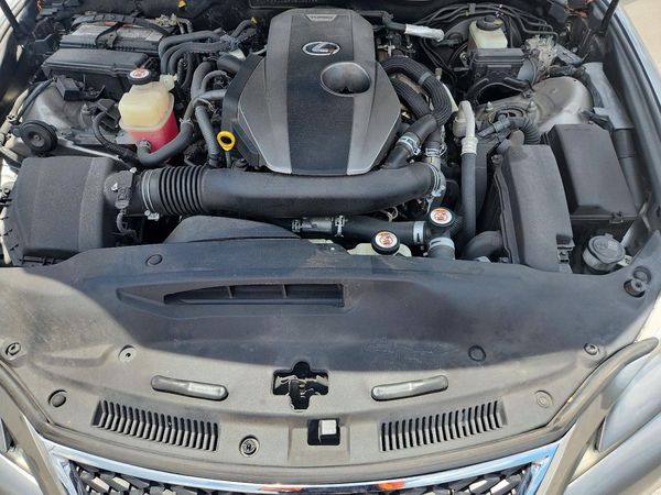 2016 LEXUS IS 200t