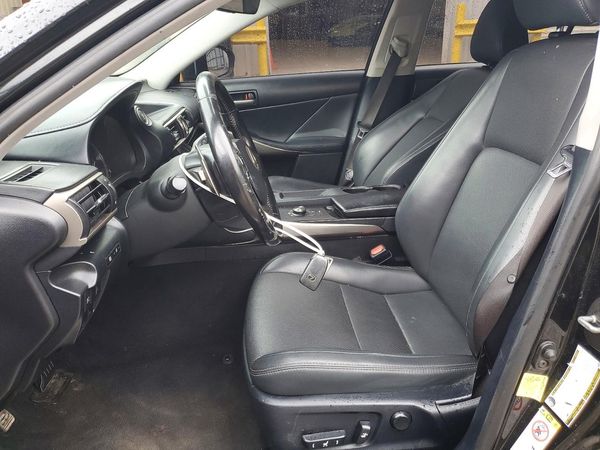 2017 LEXUS IS 200t