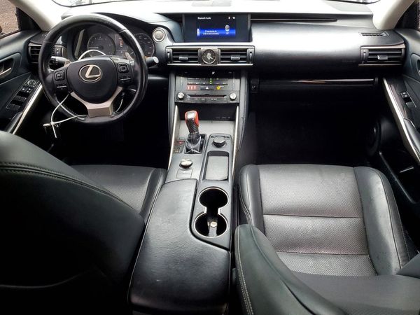 2017 LEXUS IS 200t