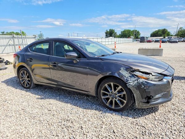 2018 MAZDA 3 Touring