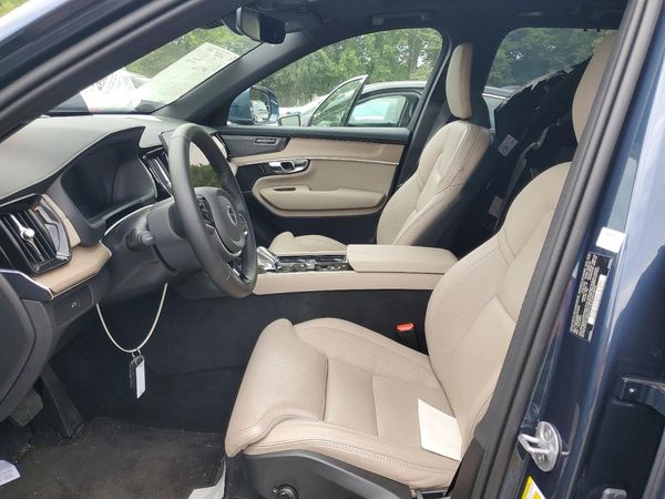 2025 VOLVO XC90 Ultra