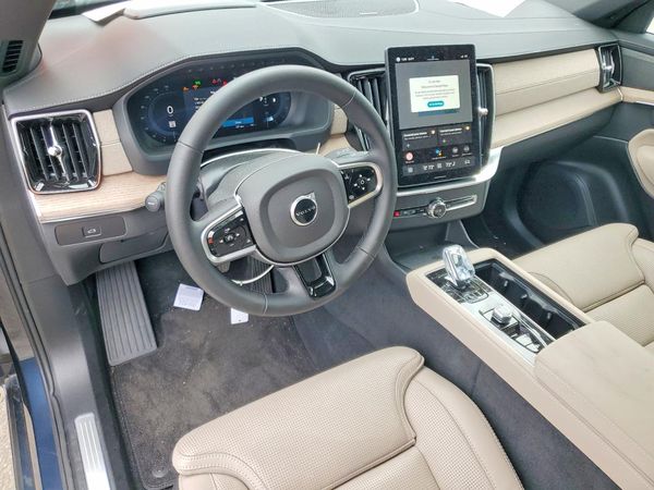 2025 VOLVO XC90 Ultra