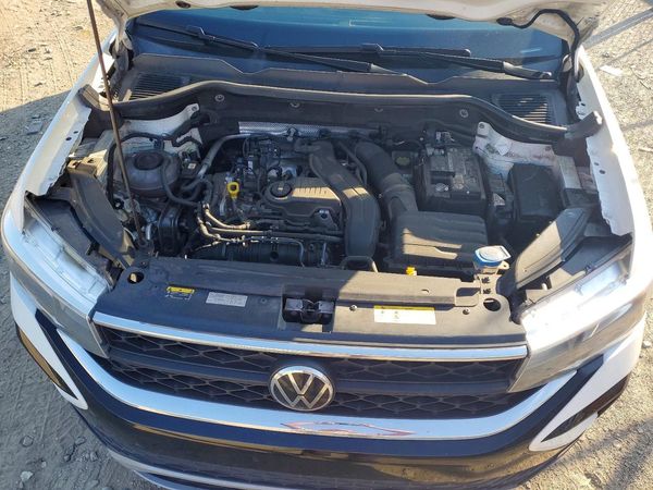 2022 VOLKSWAGEN TAOS