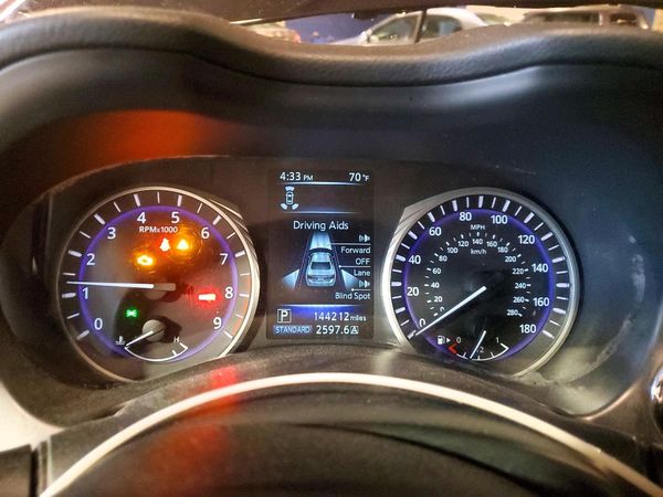2015 INFINITI Q50