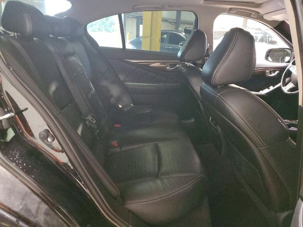 2015 INFINITI Q50