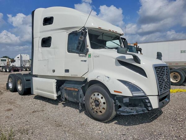 2024 VOLVO VNL