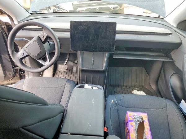 2026 TESLA MODEL Y