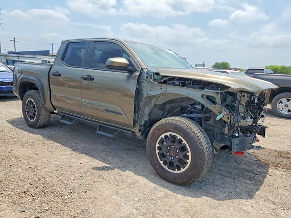 2025 TOYOTA TACOMA DBL