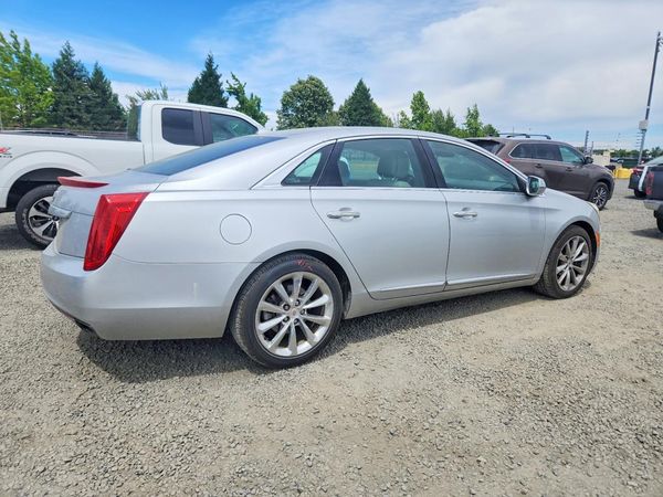 2013 CADILLAC XTS Luxury