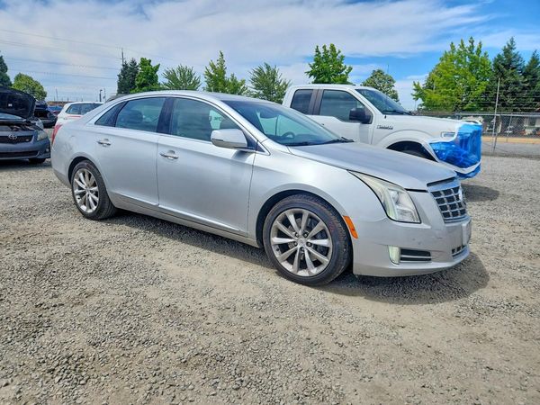 2013 CADILLAC XTS Luxury