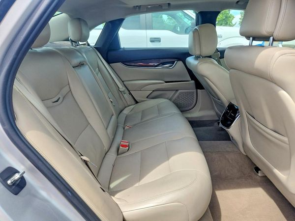 2013 CADILLAC XTS Luxury