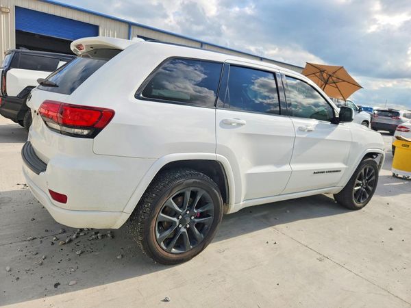 2020 JEEP GRAND CHEROKEE LAREDO 4X2