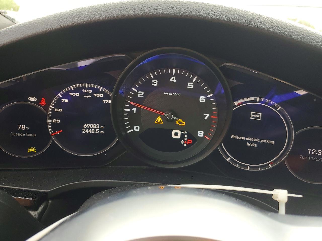 2022 PORSCHE CAYENNE Base