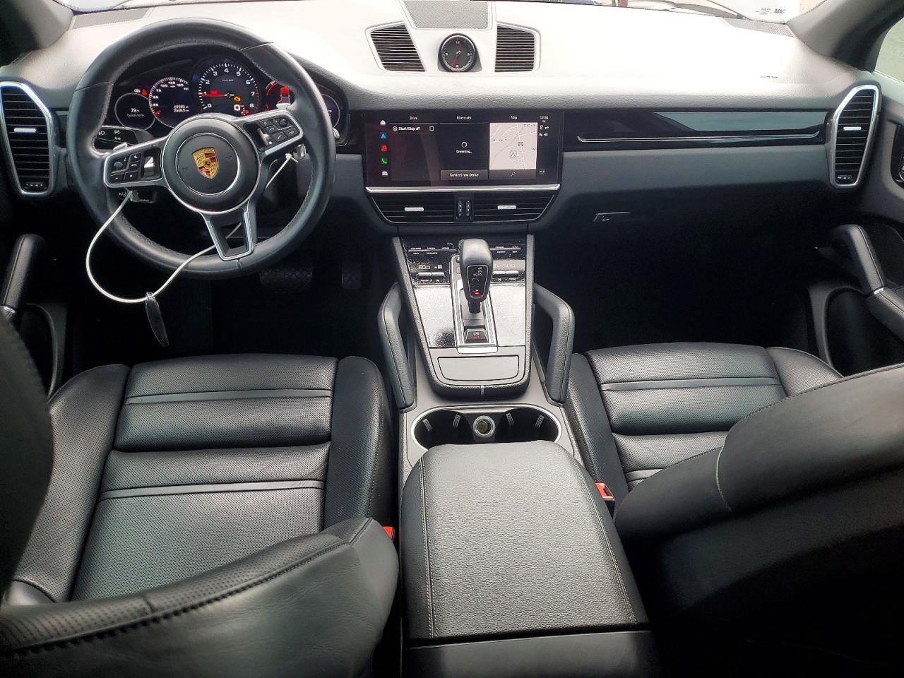 2022 PORSCHE CAYENNE Base