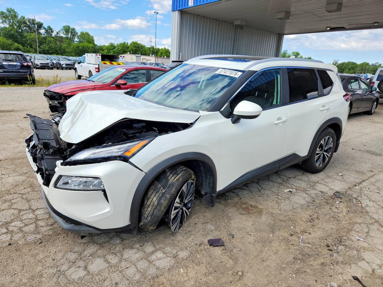 2023 NISSAN ROGUE SV — Front 3/4