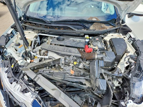 2023 NISSAN ROGUE SV — Engine bay