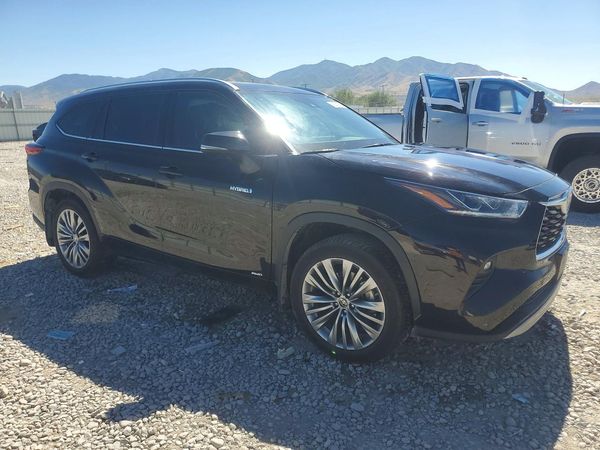 2021 TOYOTA HIGHLANDER Platinum