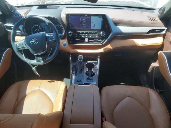 2021 TOYOTA HIGHLANDER Platinum