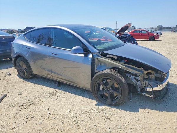 2026 TESLA MODEL Y