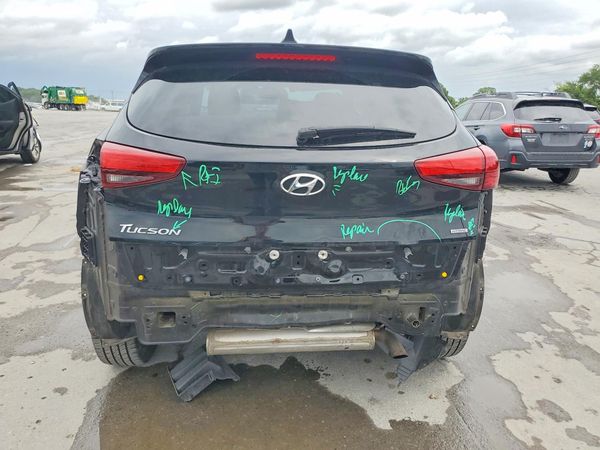 2020 HYUNDAI TUCSON SE