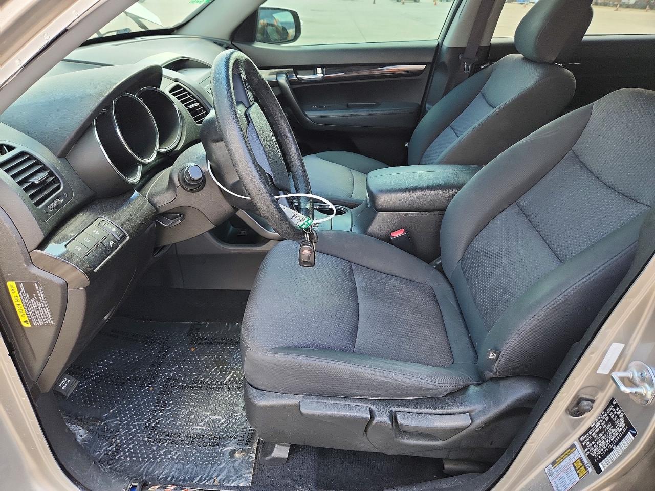 2013 KIA SORENTO Base / LX