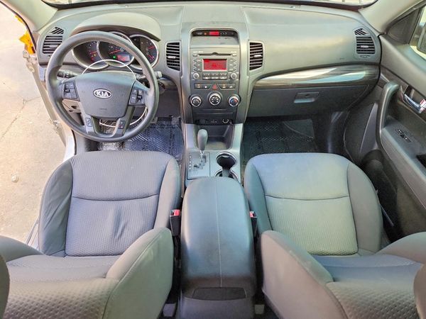 2013 KIA SORENTO Base / LX