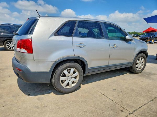 2013 KIA SORENTO Base / LX
