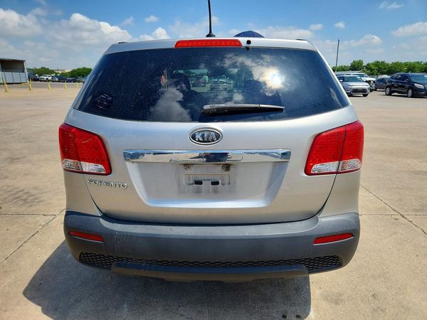 2013 KIA SORENTO Base / LX