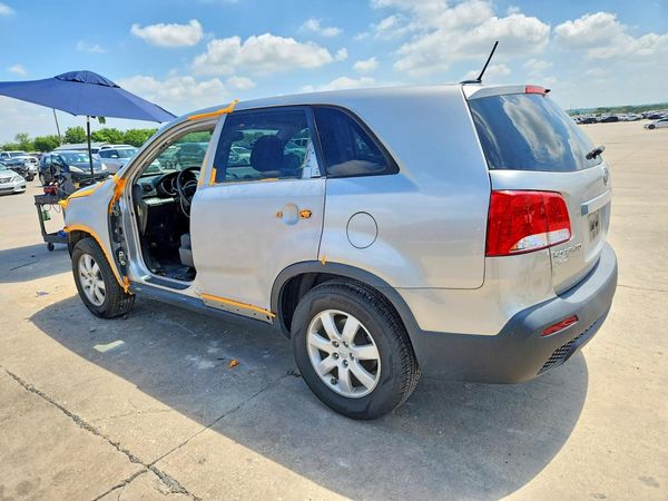 2013 KIA SORENTO Base / LX