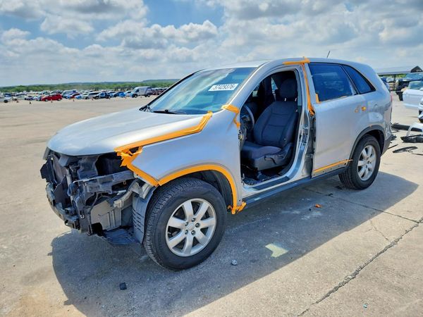 2013 KIA SORENTO Base / LX