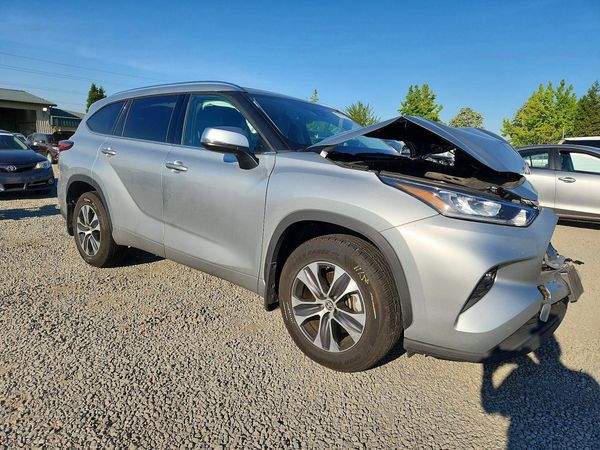 2020 TOYOTA HIGHLANDER XLE