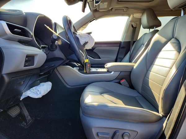 2020 TOYOTA HIGHLANDER XLE