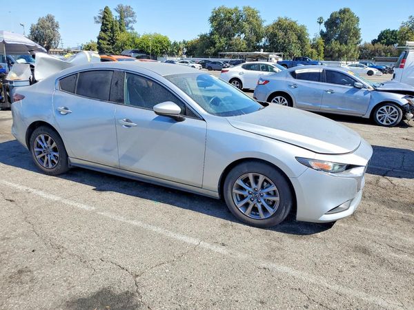 2020 MAZDA 3
