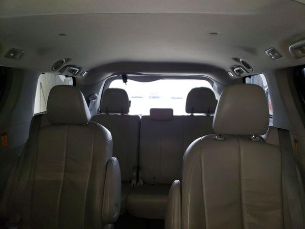 2014 TOYOTA SIENNA
