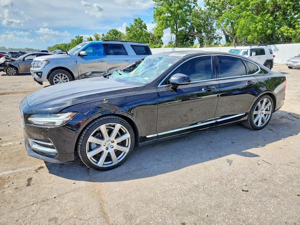 2017 VOLVO S90 — DSFA — Front 3/4