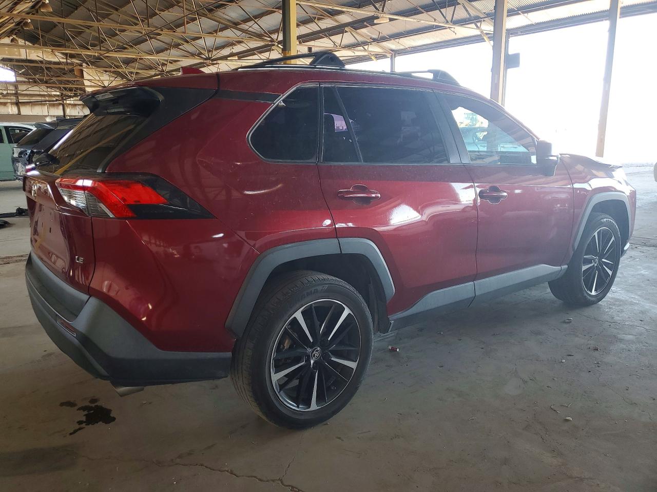2020 TOYOTA RAV4 LE