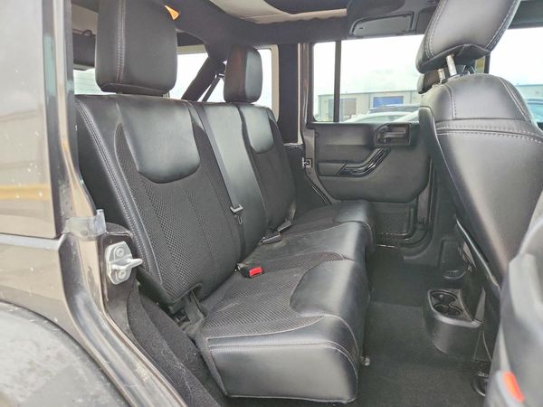 2017 JEEP WRANGLER UNLIMITED SAHARA 4X4