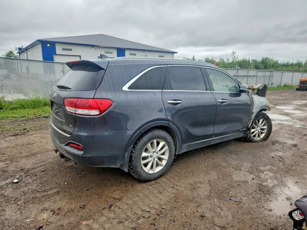 2017 KIA SORENTO L, LX