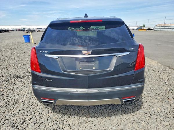 2017 CADILLAC XT5 Platinum