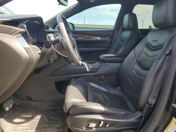 2017 CADILLAC XT5 Platinum