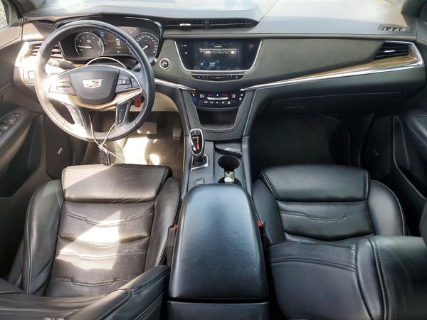 2017 CADILLAC XT5 Platinum