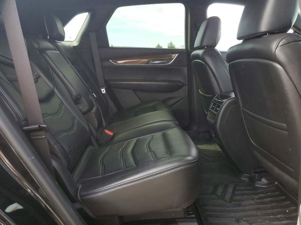 2017 CADILLAC XT5 Platinum