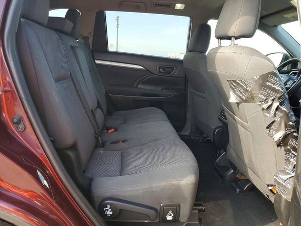 2019 TOYOTA HIGHLANDER LE/LE Plus