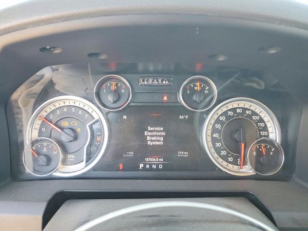 2017 RAM 1500 SLT CREW CAB 4X4