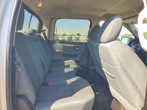 2017 RAM 1500 SLT CREW CAB 4X4