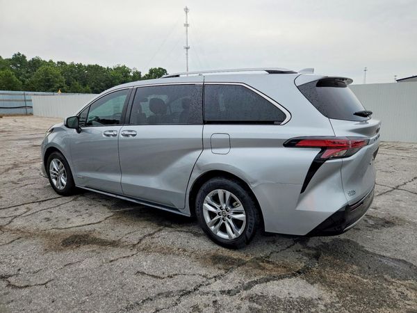 2021 TOYOTA SIENNA