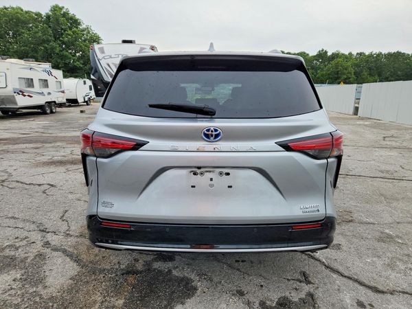 2021 TOYOTA SIENNA
