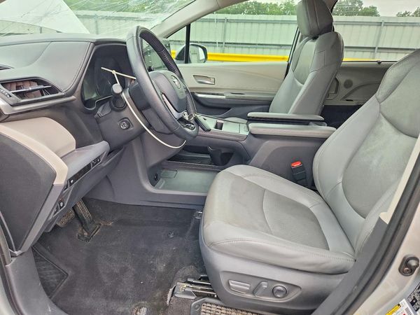 2021 TOYOTA SIENNA