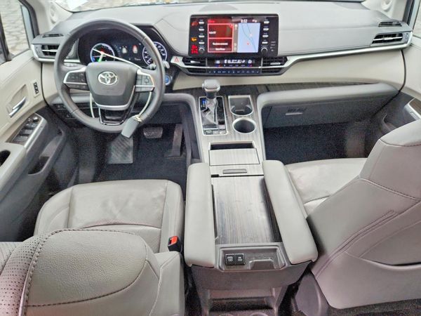 2021 TOYOTA SIENNA