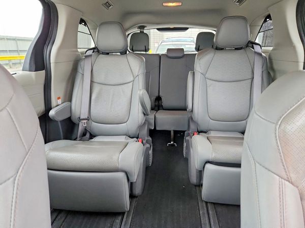 2021 TOYOTA SIENNA